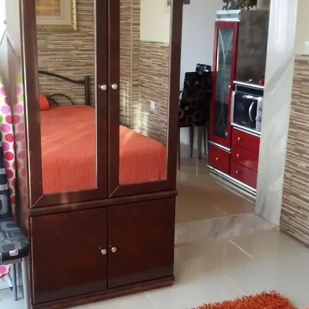 Apartment Sofaki